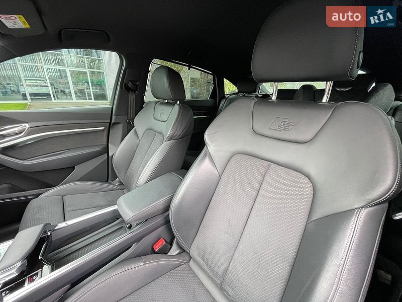 Внедорожник / Кроссовер Audi Q8 e-tron 2024 в Киеве
