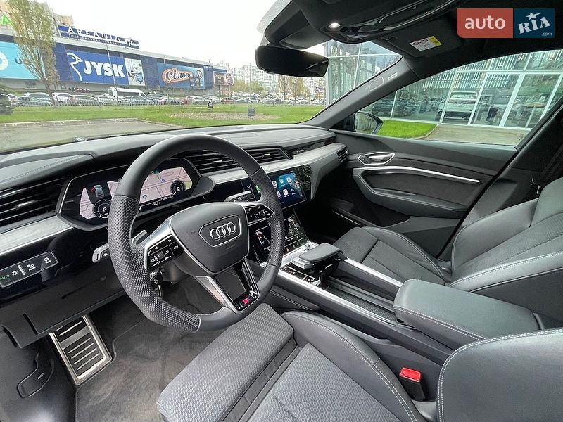 Внедорожник / Кроссовер Audi Q8 e-tron 2024 в Киеве