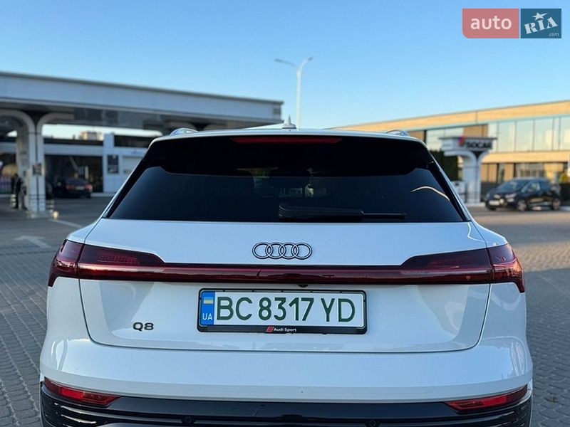 Внедорожник / Кроссовер Audi Q8 e-tron 2023 в Львове