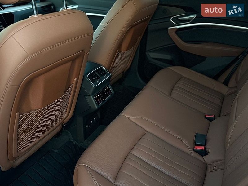 Внедорожник / Кроссовер Audi Q8 e-tron 2023 в Львове