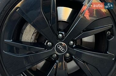 Внедорожник / Кроссовер Audi Q8 e-tron 2023 в Львове