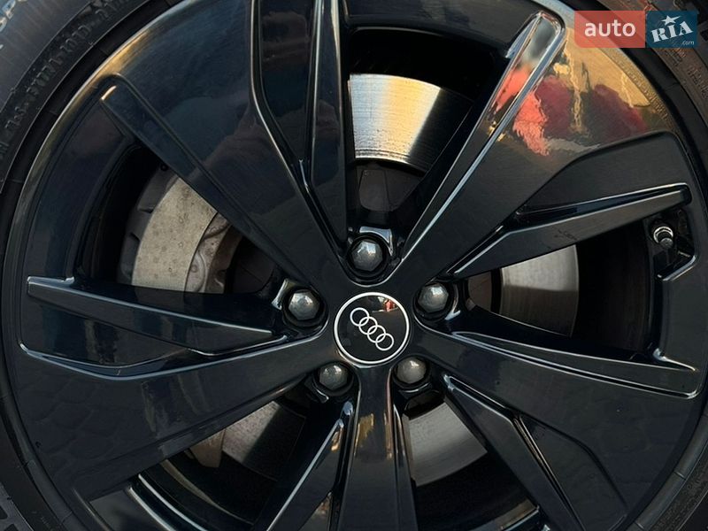 Внедорожник / Кроссовер Audi Q8 e-tron 2023 в Львове