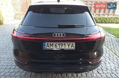 Внедорожник / Кроссовер Audi Q8 e-tron 2023 в Житомире