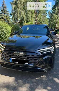 Позашляховик / Кросовер Audi Q8 Sportback e-tron 2023 в Києві