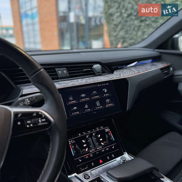 Внедорожник / Кроссовер Audi Q8 Sportback e-tron 2023 в Черновцах