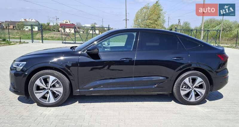 Внедорожник / Кроссовер Audi Q8 Sportback e-tron 2023 в Львове