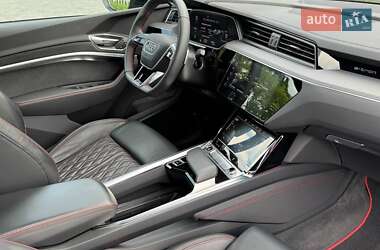 Внедорожник / Кроссовер Audi Q8 Sportback e-tron 2023 в 