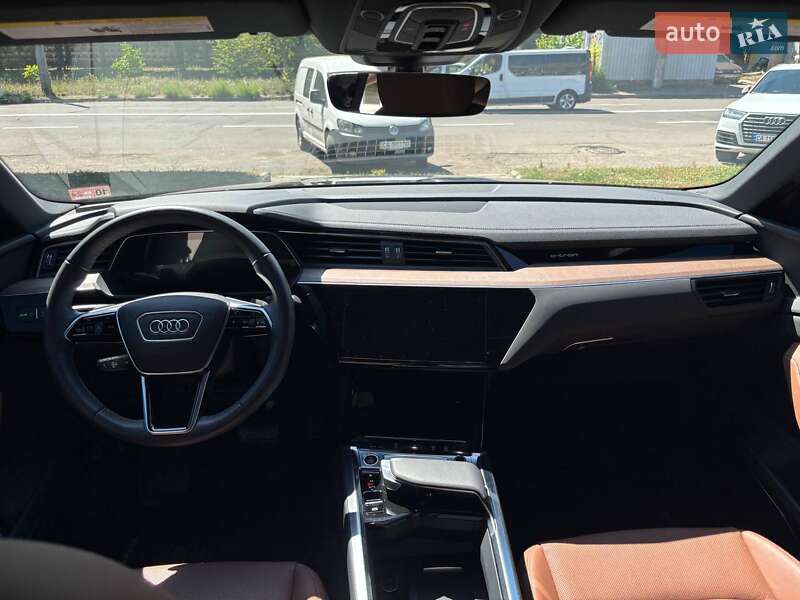 Внедорожник / Кроссовер Audi Q8 Sportback e-tron 2023 в Черкассах