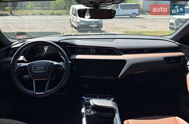 Внедорожник / Кроссовер Audi Q8 Sportback e-tron 2023 в 