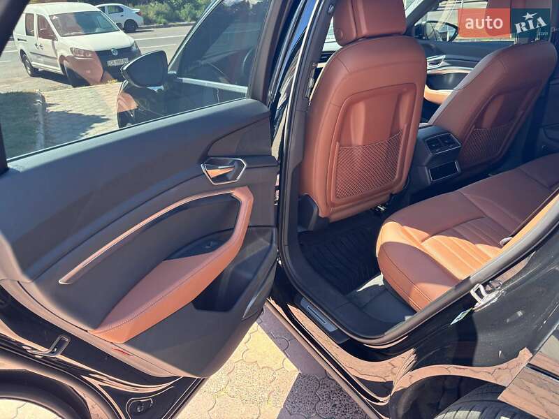 Внедорожник / Кроссовер Audi Q8 Sportback e-tron 2023 в Черкассах