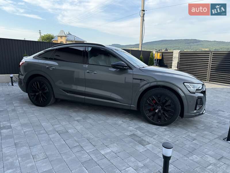 Внедорожник / Кроссовер Audi Q8 Sportback e-tron 2023 в Черновцах