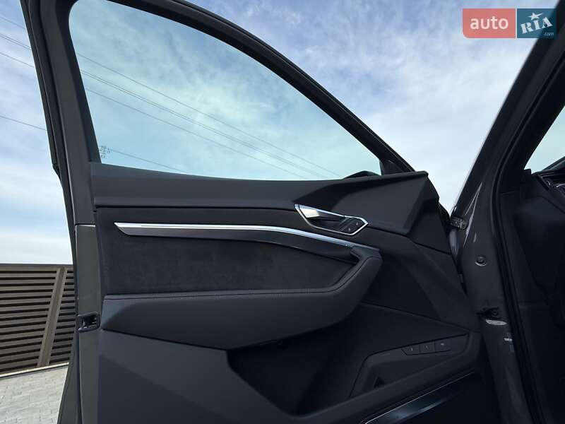 Внедорожник / Кроссовер Audi Q8 Sportback e-tron 2023 в Черновцах