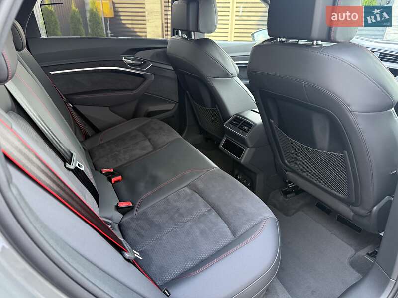Внедорожник / Кроссовер Audi Q8 Sportback e-tron 2023 в Черновцах
