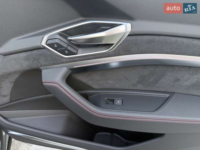 Внедорожник / Кроссовер Audi Q8 Sportback e-tron 2023 в Черновцах