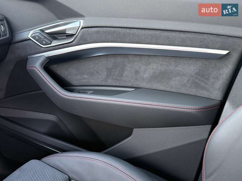Внедорожник / Кроссовер Audi Q8 Sportback e-tron 2023 в Черновцах