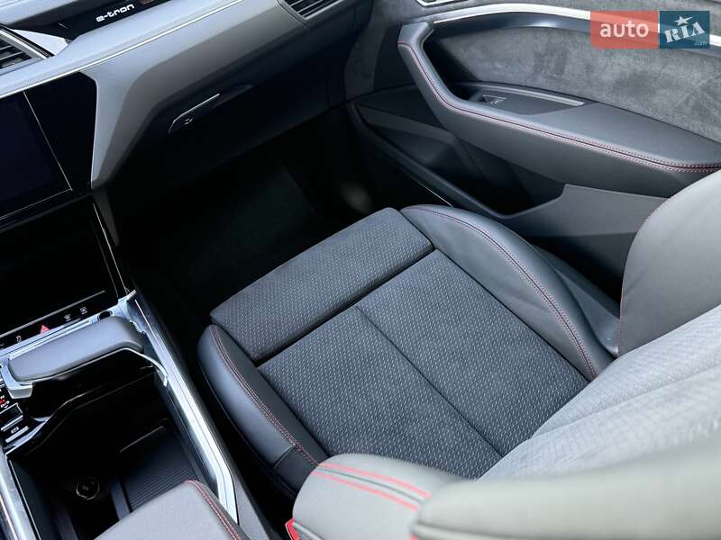Внедорожник / Кроссовер Audi Q8 Sportback e-tron 2023 в Черновцах