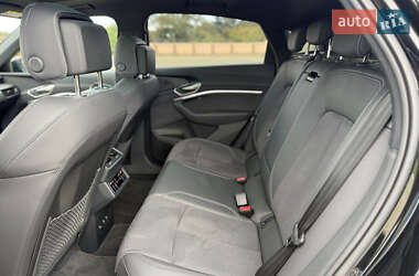 Внедорожник / Кроссовер Audi Q8 Sportback e-tron 2023 в 