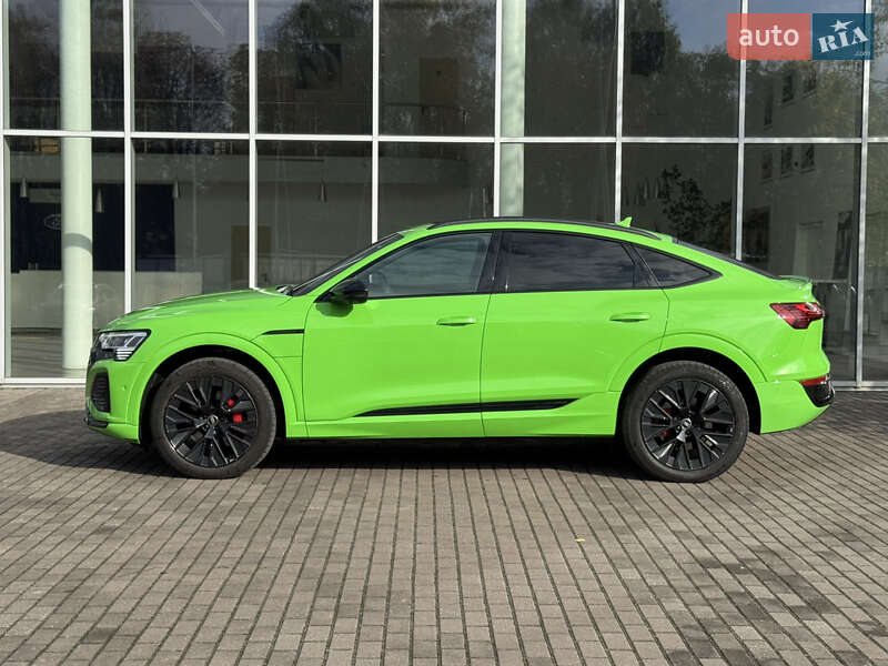 Позашляховик / Кросовер Audi Q8 Sportback e-tron 2023 в Рівному