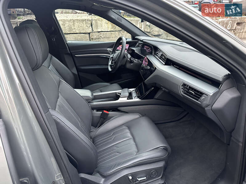 Внедорожник / Кроссовер Audi Q8 Sportback e-tron 2023 в Киеве