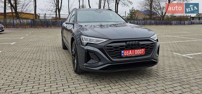 Позашляховик / Кросовер Audi Q8 Sportback e-tron 2024 в Тернополі
