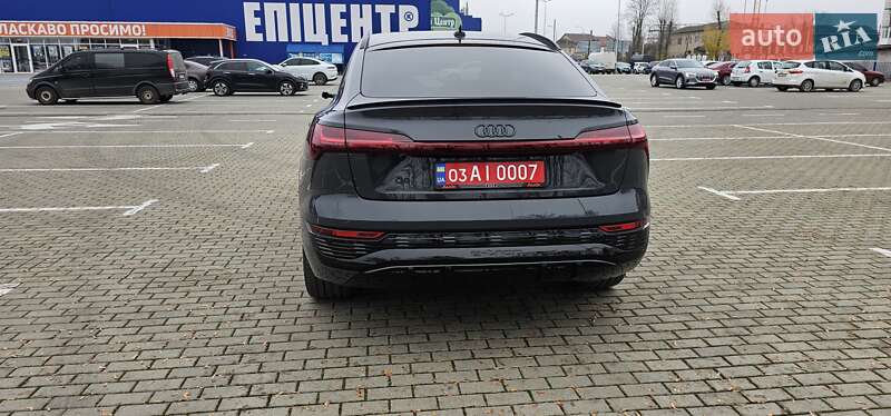 Позашляховик / Кросовер Audi Q8 Sportback e-tron 2024 в Тернополі