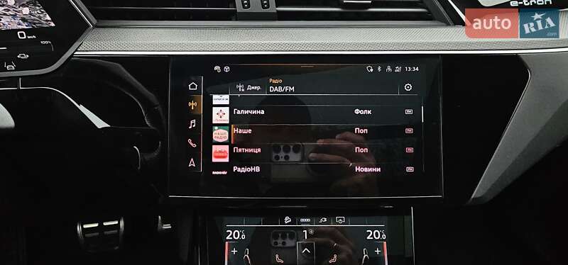 Позашляховик / Кросовер Audi Q8 Sportback e-tron 2024 в Тернополі