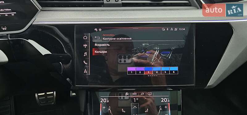 Позашляховик / Кросовер Audi Q8 Sportback e-tron 2024 в Тернополі