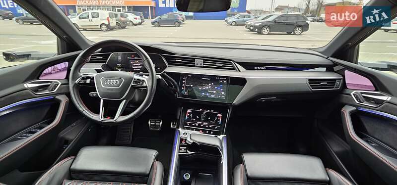 Позашляховик / Кросовер Audi Q8 Sportback e-tron 2024 в Тернополі