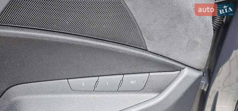 Позашляховик / Кросовер Audi Q8 Sportback e-tron 2024 в Тернополі