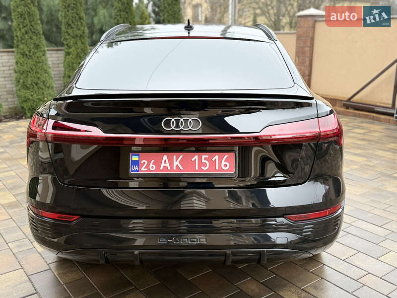 Внедорожник / Кроссовер Audi Q8 Sportback e-tron 2024 в Черновцах