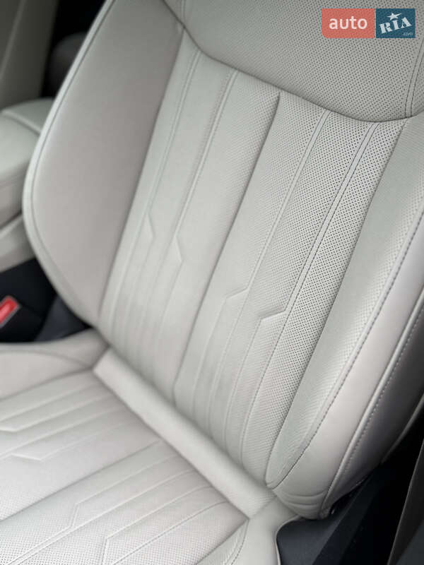 Внедорожник / Кроссовер Audi Q8 Sportback e-tron 2024 в Черновцах