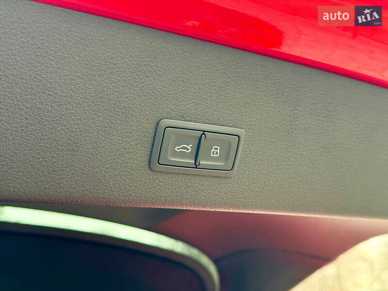 Внедорожник / Кроссовер Audi Q8 Sportback e-tron 2023 в Днепре