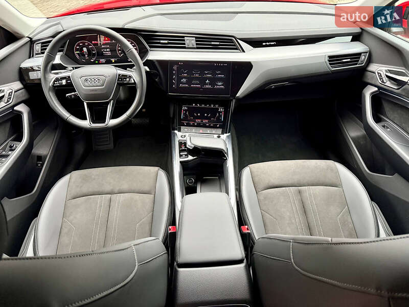 Внедорожник / Кроссовер Audi Q8 Sportback e-tron 2023 в Днепре