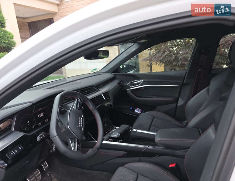 Позашляховик / Кросовер Audi Q8 Sportback e-tron 2023 в Одесі фото 6 Позашляховик / Кросовер Audi Q8 Sportback e-tron 2023 в Одесі
