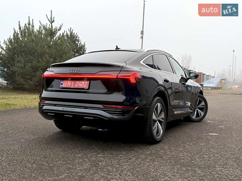 Позашляховик / Кросовер Audi Q8 Sportback e-tron 2024 в Ковелі