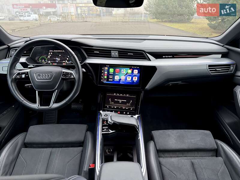 Позашляховик / Кросовер Audi Q8 Sportback e-tron 2024 в Ковелі