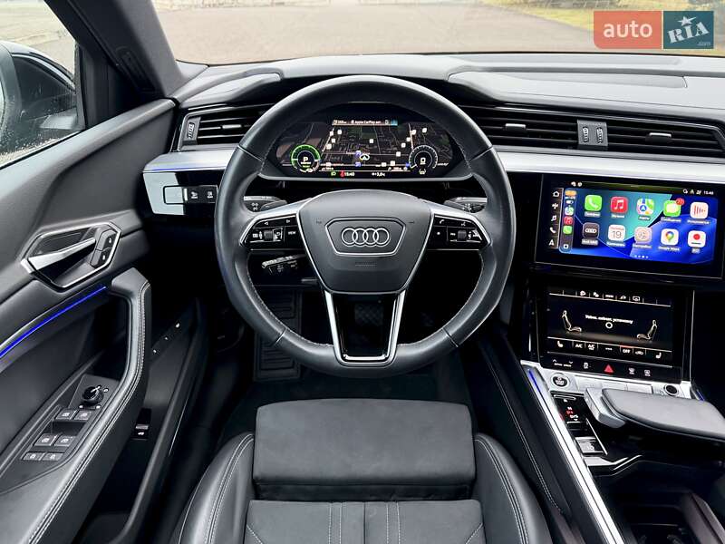 Позашляховик / Кросовер Audi Q8 Sportback e-tron 2024 в Ковелі
