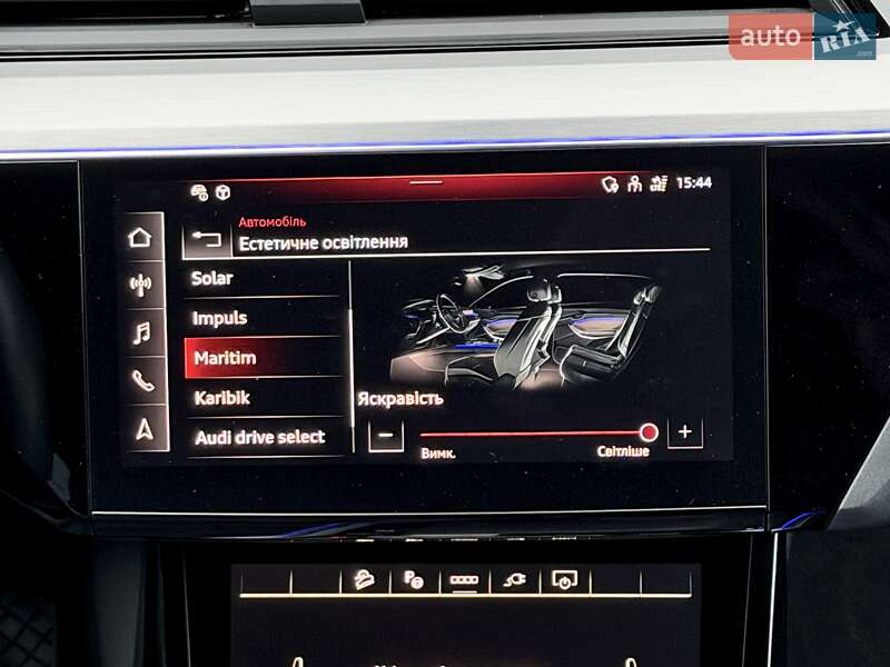 Позашляховик / Кросовер Audi Q8 Sportback e-tron 2024 в Ковелі