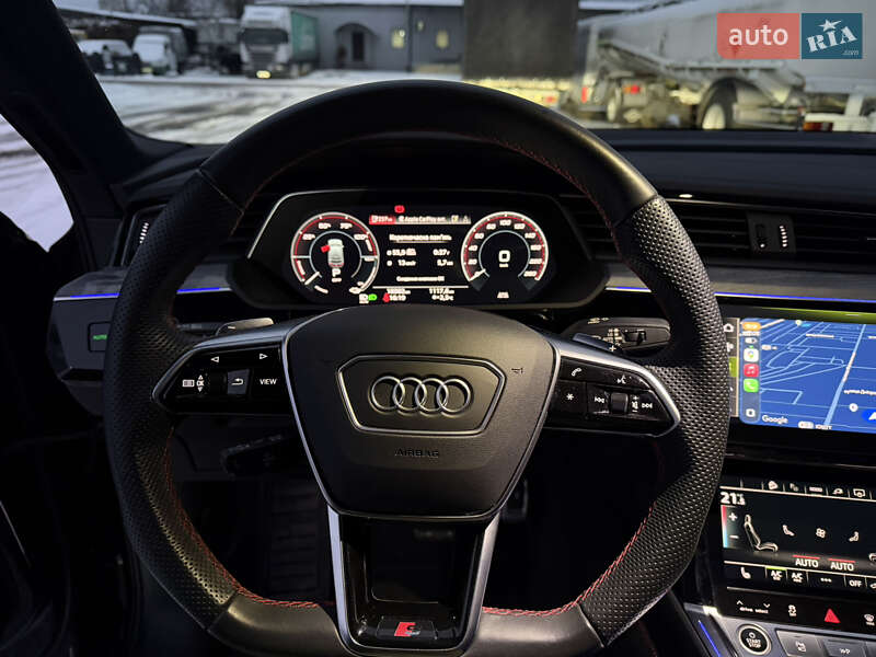 Позашляховик / Кросовер Audi Q8 Sportback e-tron 2023 в Києві