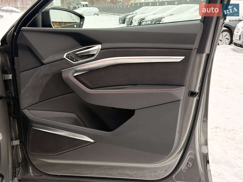 Внедорожник / Кроссовер Audi Q8 Sportback e-tron 2023 в Луцке