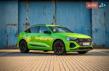 Внедорожник / Кроссовер Audi Q8 Sportback e-tron 2023 в Ровно