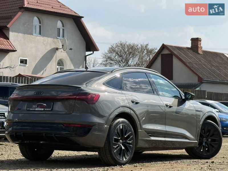 Внедорожник / Кроссовер Audi Q8 Sportback e-tron 2023 в Луцке