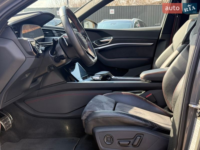 Внедорожник / Кроссовер Audi Q8 Sportback e-tron 2023 в Луцке