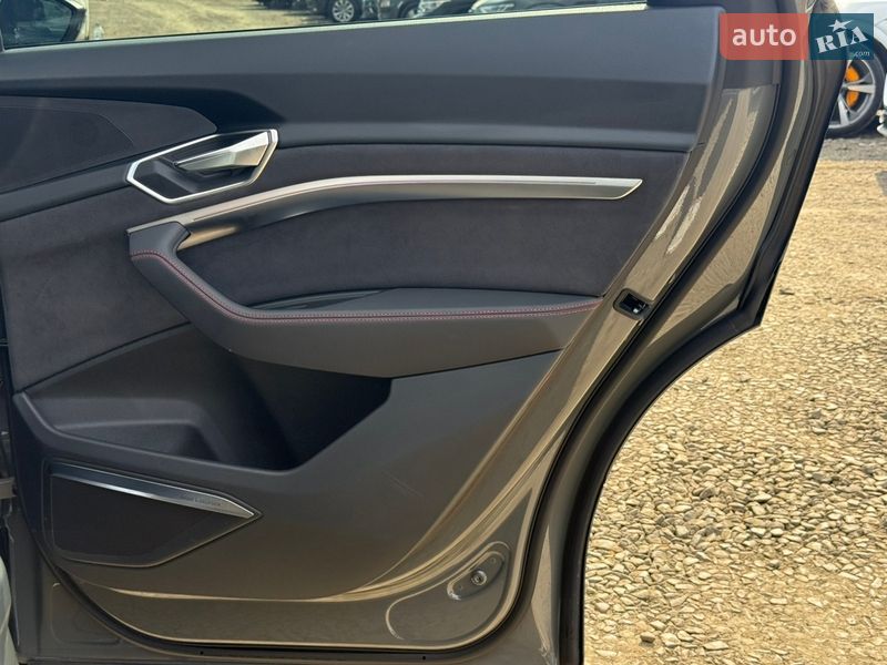 Внедорожник / Кроссовер Audi Q8 Sportback e-tron 2023 в Луцке