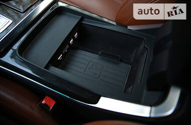 Позашляховик / Кросовер Audi Q8 2018 в 