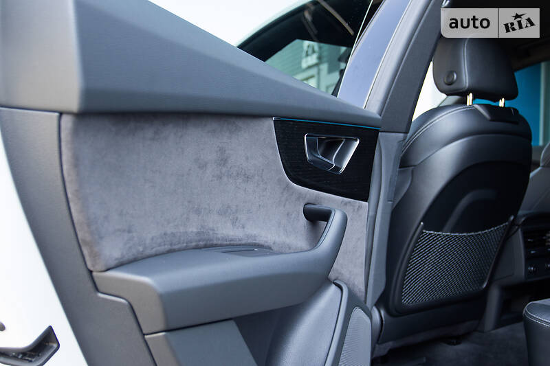 Позашляховик / Кросовер Audi Q8 2019 в Києві фото 40 Позашляховик / Кросовер Audi Q8 2019 в Києві