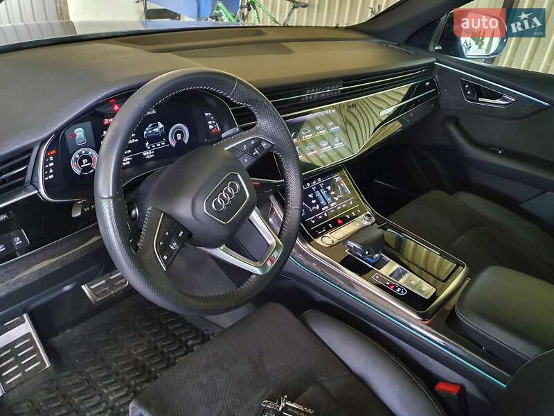 Внедорожник / Кроссовер Audi Q8 2018 в Ивано-Франковске