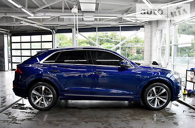 Позашляховик / Кросовер Audi Q8 2019 в Луцьку