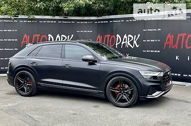 Позашляховик / Кросовер Audi Q8 2018 в 