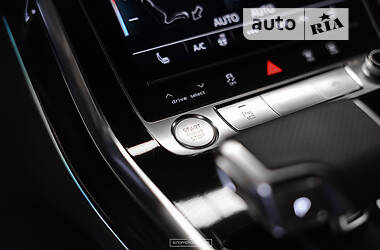 Позашляховик / Кросовер Audi Q8 2020 в 